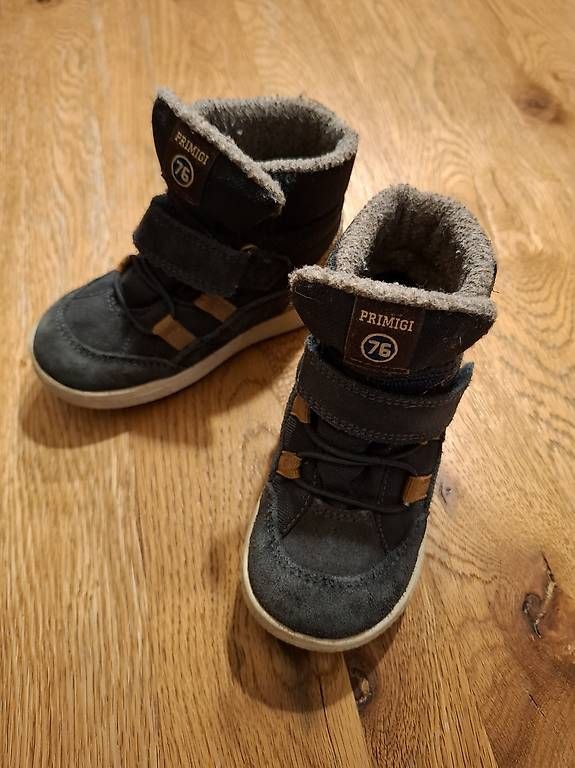 Chaussures garçon: Primigi Winterschuh gr. 25 – D'occasion à Meiringen par Soe_hx6m