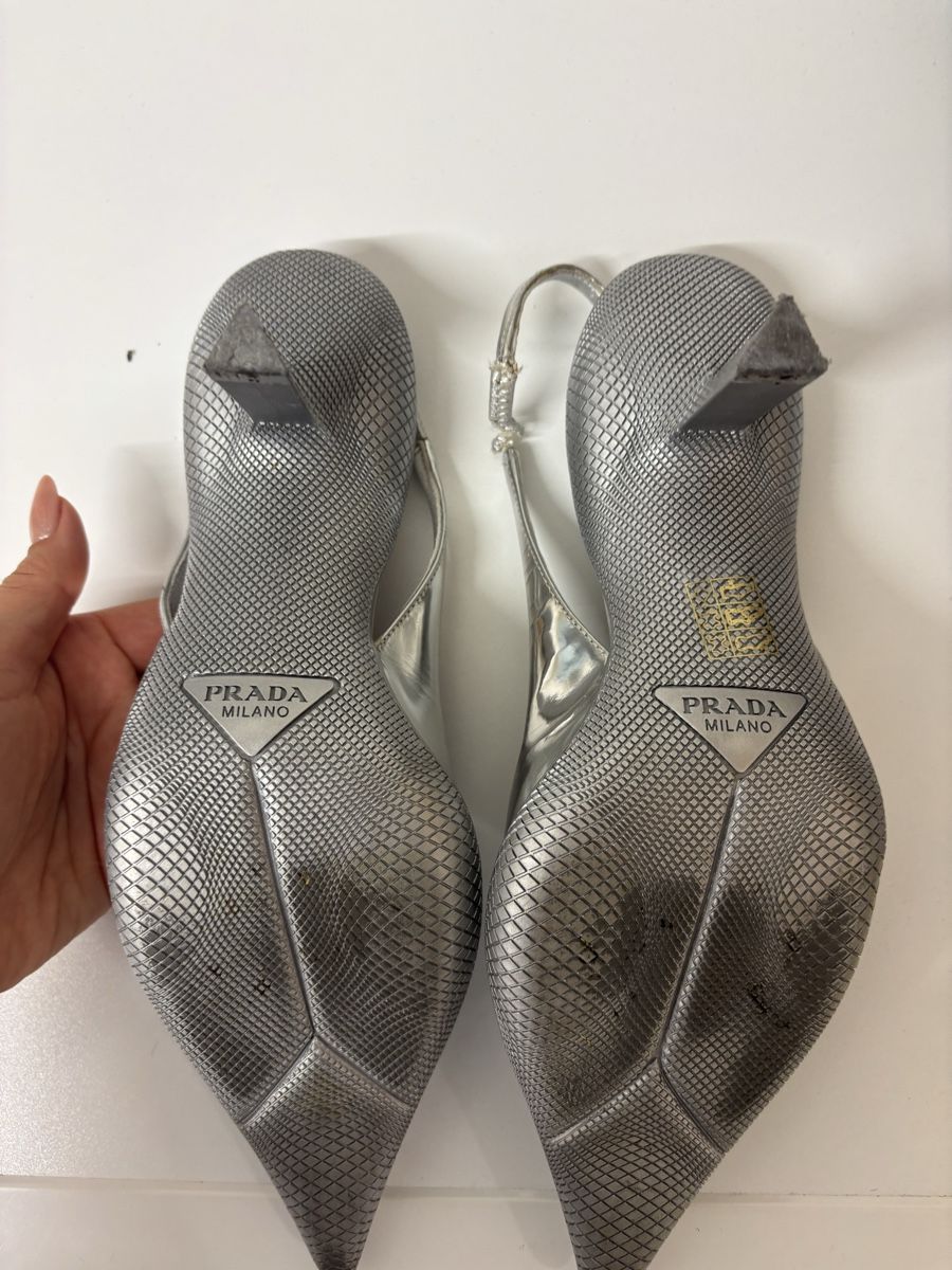 Prada Scarpe da donna: Prada Slingback Pumps, Metallic Silver, Pointed, Size 37 – Usato da Thalwil venduto da ver_j2lw 4