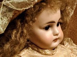 Antike Belton-Porzellanpuppe        majestätisch, um 1880
