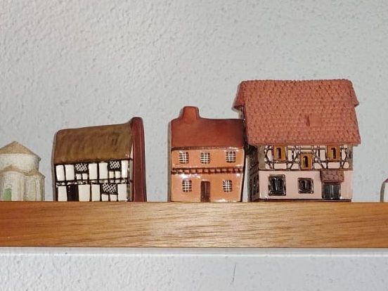 Tutte le decorazioni: Kleine Häuser Sammlung, Miniatur Städte, 32 Stück. – Usato da Luzern venduto da inf_c7r2 2