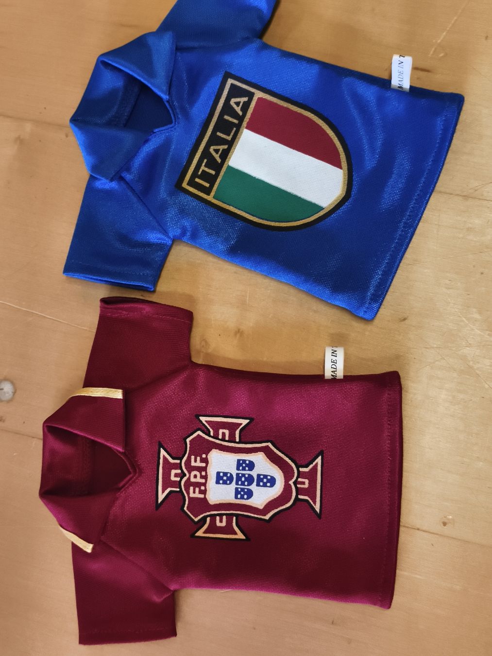 Bandiere: Fussball Fanartikel Set: (A16) – Usato da Künten venduto da Schnaepplihuus 4
