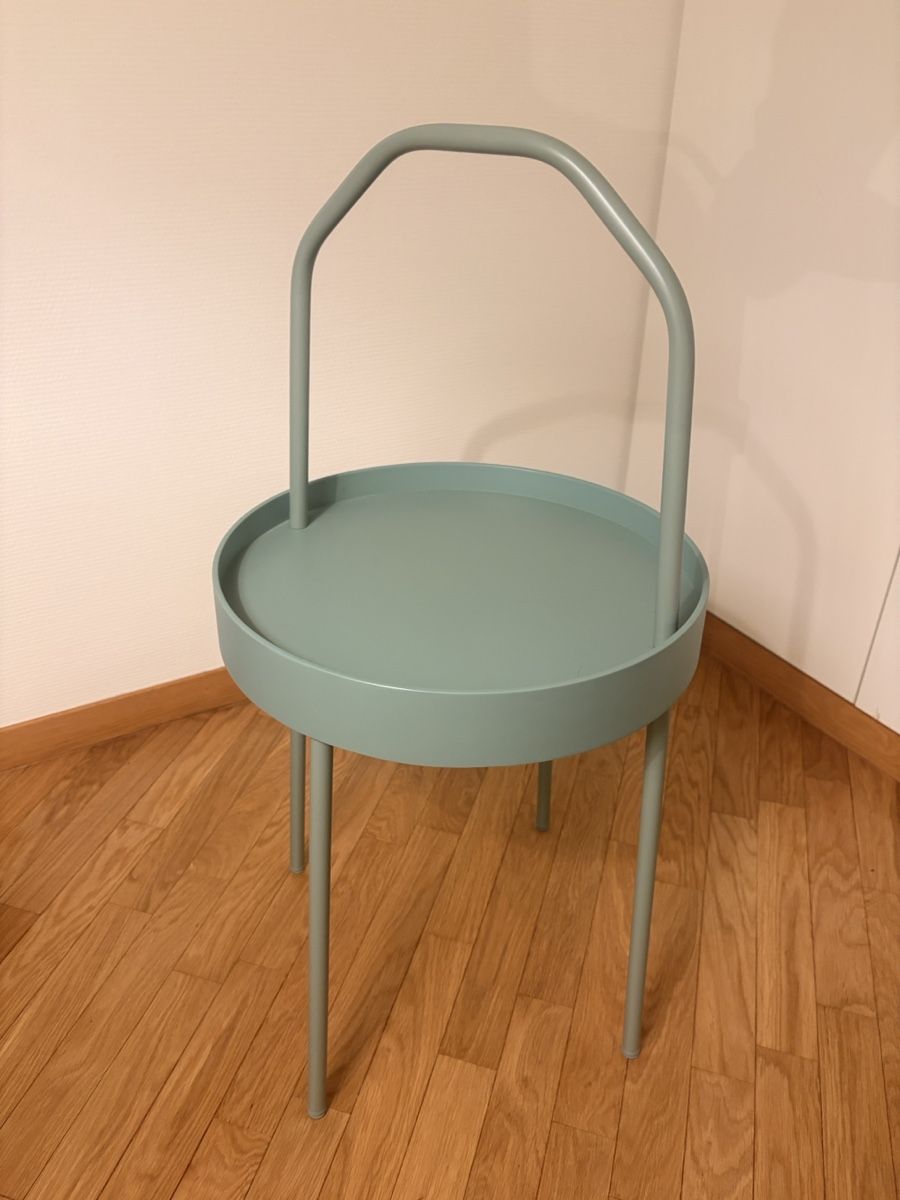 Ikea Tische: Beistelltisch mit Tragegriff IKEA BURVIK – Gebraucht aus Zürich von viv_nevi
