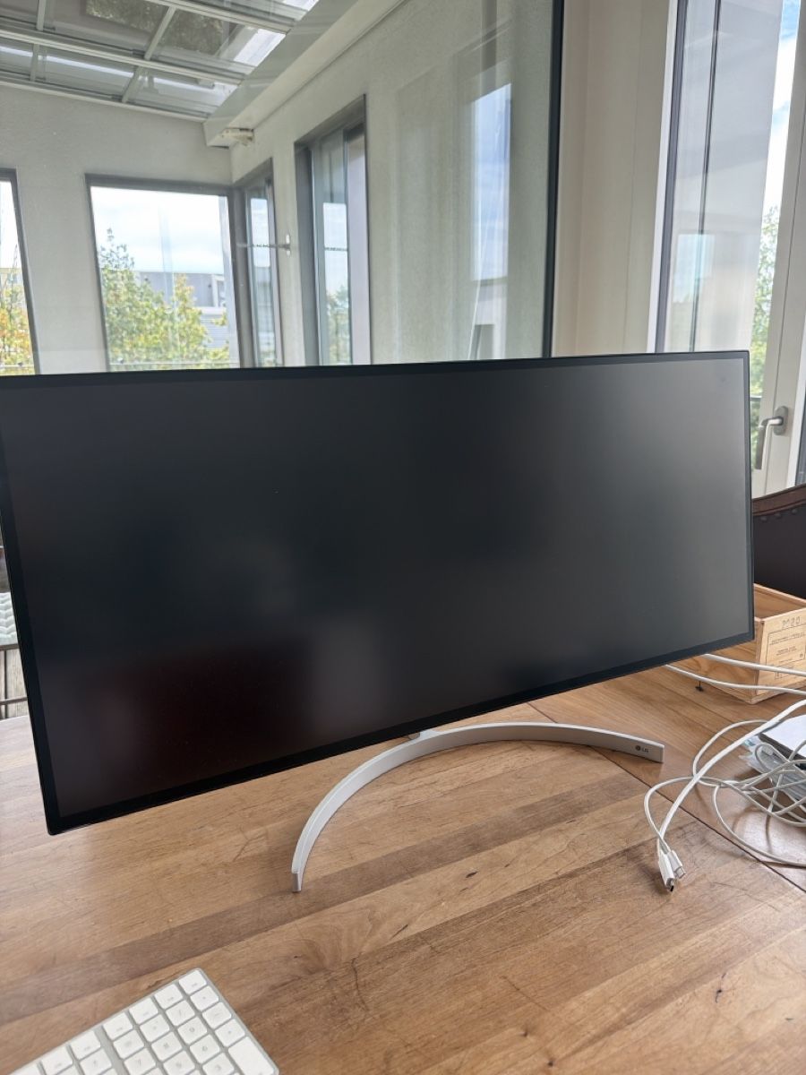 Monitore: Monitor LG – Gebraucht aus Bülach von Sfizzio