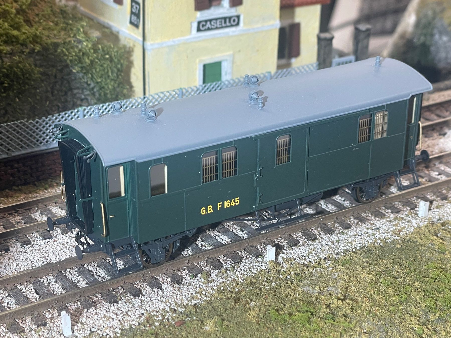 Born Modellini di ferrovie: Born, GB Postwagen F 1645 – Nuovo (secondo la descrizione) da Krummenau venduto da ferrotech 3