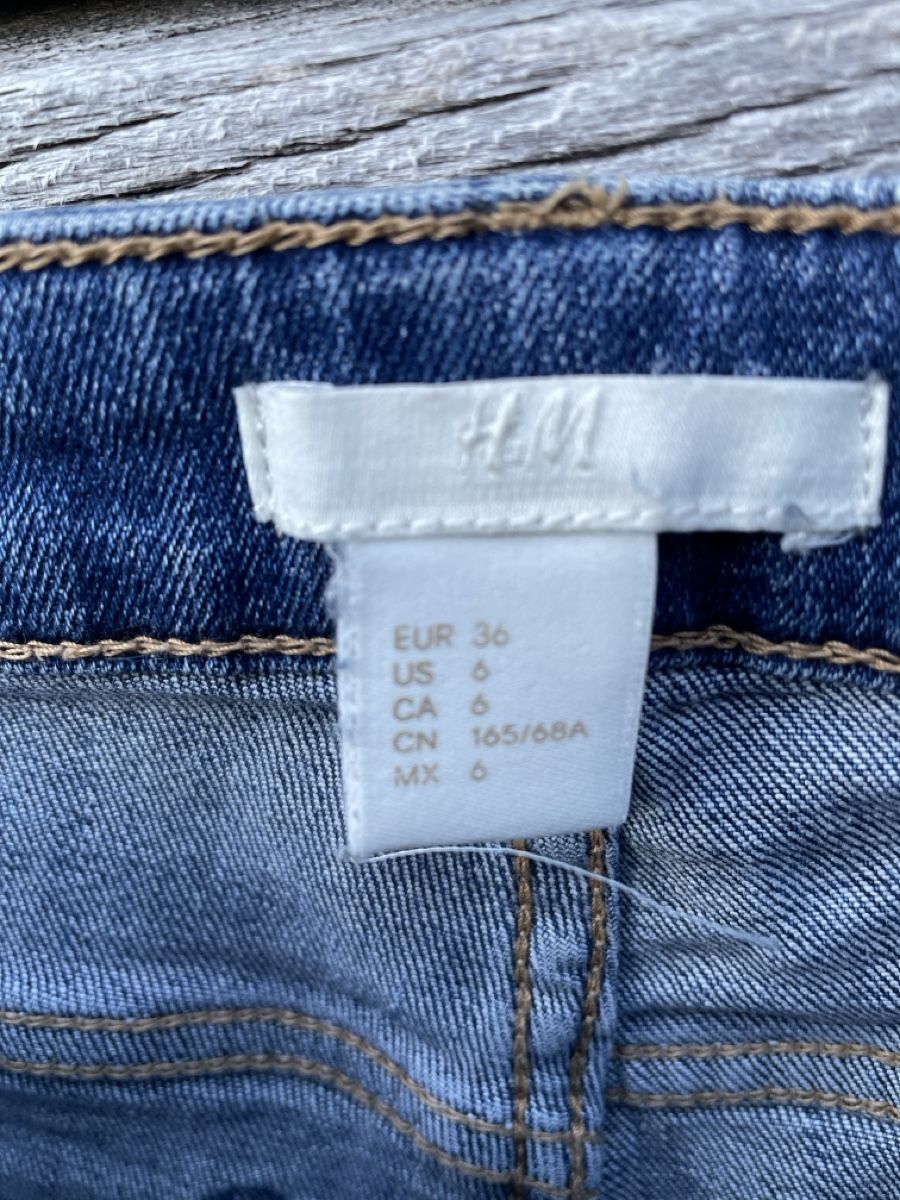 H&M Jeans: H&M Jeanshose – Neuf (Voir description) à Schwarzenburg par Sportback05 2
