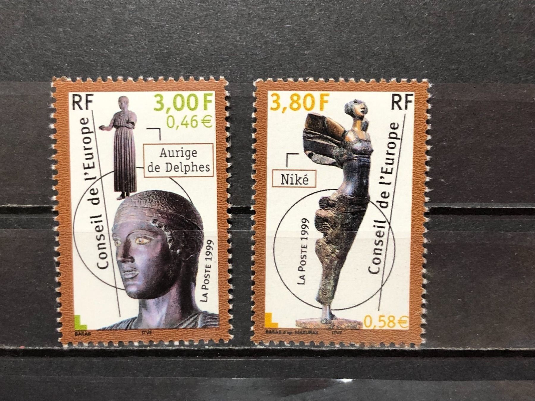 Tutti i francobolli: Paire UNESCO Neufs** 1999 – Nuovo e nell'imballaggio originale da Lausanne venduto da ffhoud