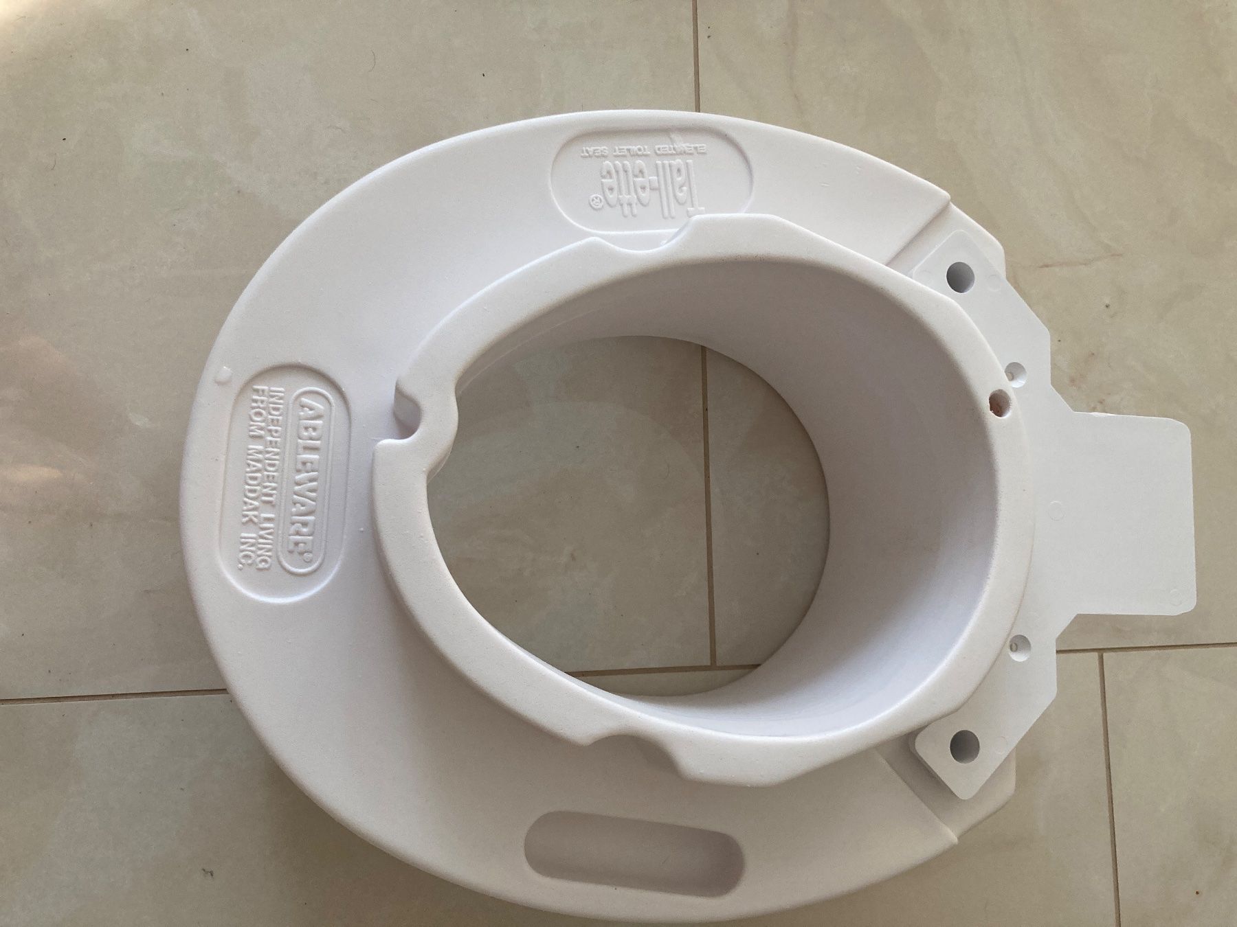 WC: Toilettensitz Erhöhung Ableware links tiefer – Usato da Oberhasli venduto da IsmailRammal 1