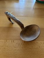 Cuiller à crème antique en bois gravé pays d’en haut