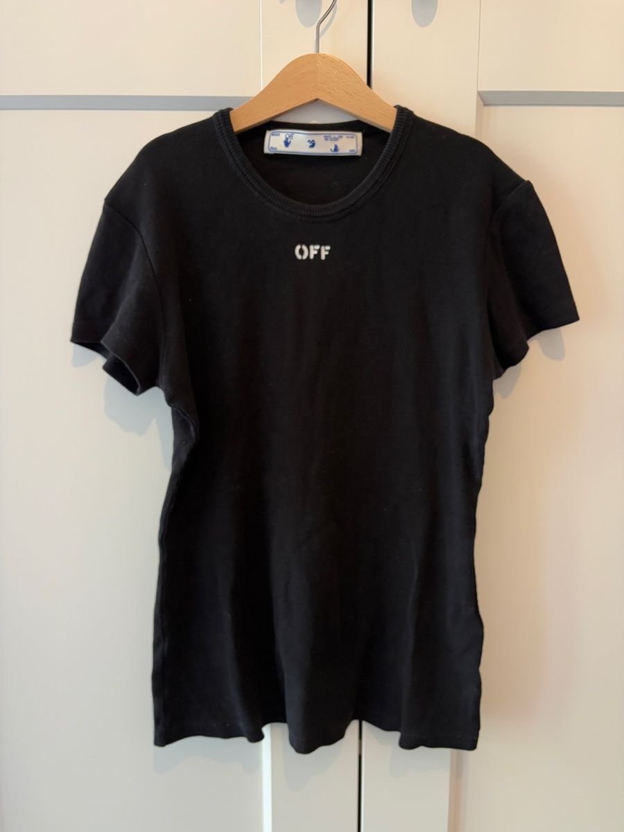 Off-White T-shirt: Off-White Black T-Shirt - Small – Usato da Nyon venduto da My_wardrobe 1