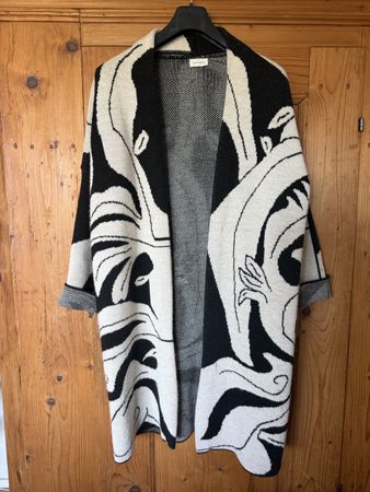 Damen Strickjacke schwarz-weiss Grösse L wie neu!!