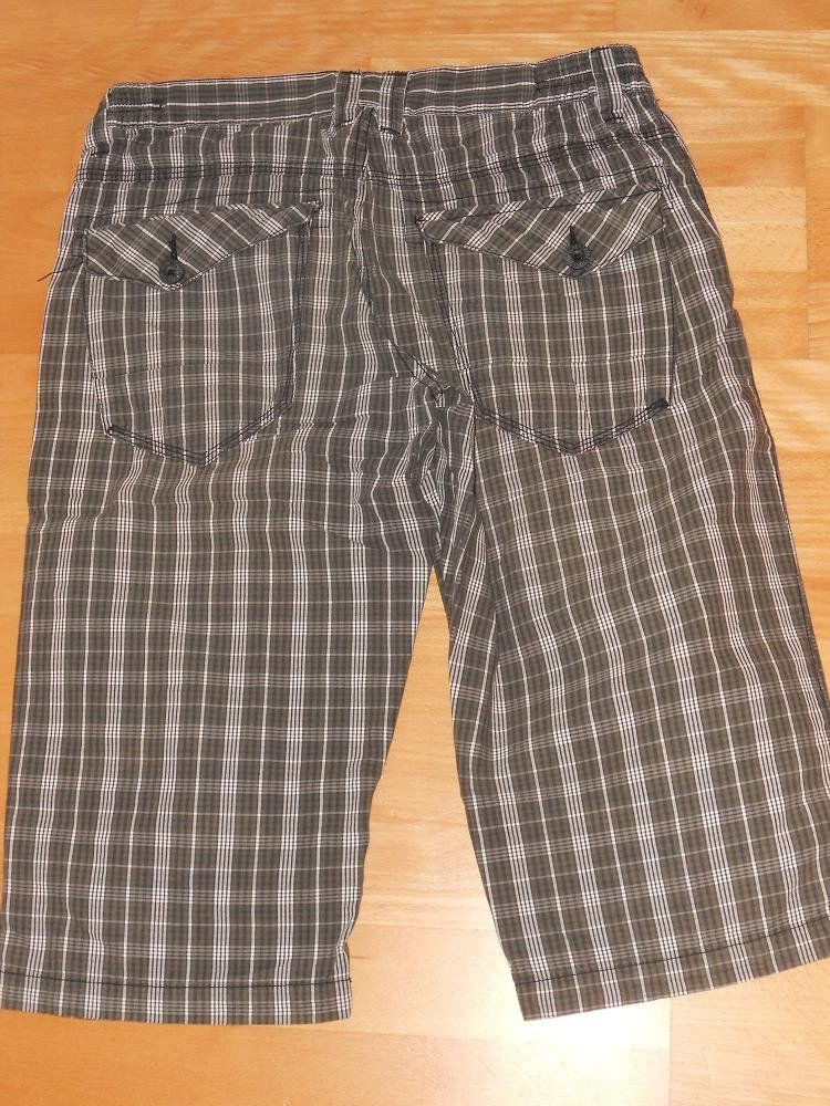 Hosen: Neuw. Bermudas - grau-weiss kariert - Gr.176 – Neu (gemäss Beschreibung) aus Uznach von Laeuffer 1