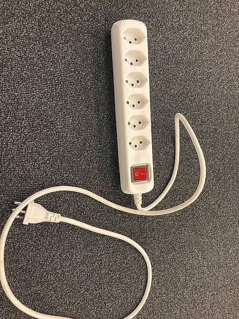 Spine: Steckdosenleiste weiss – Usato da Glattpark(Opfikon) venduto da humanpro 2
