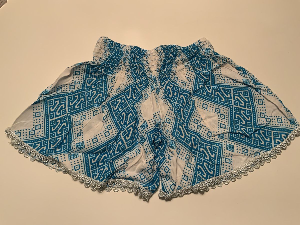 Pantaloni: Shorts, CACHET, sehr herzig & bequem! – Usato da Stäfa venduto da sit_6wzd