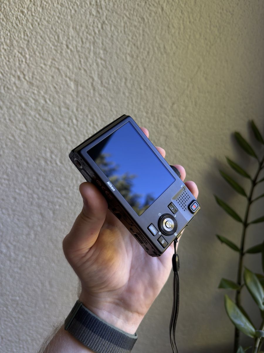 Nikon Fotocamera: Nikon Coolpix S8100 Near Mint Fully Tested – Usato da Zürich venduto da idbronskiy 3
