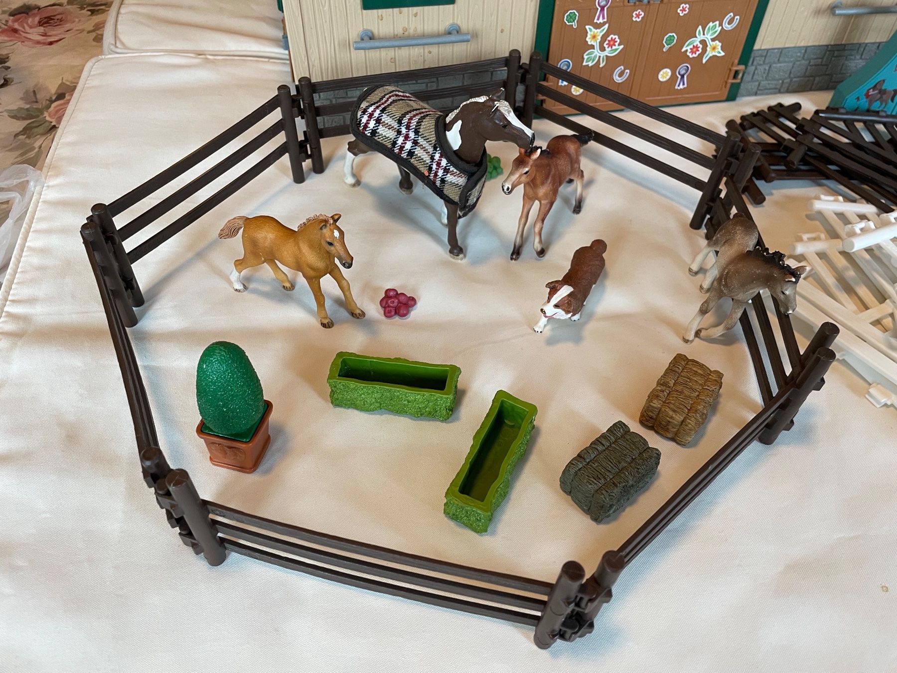 Schleich Giocattoli: Grosser Pferdestall von Schleich – Usato da Diessenhofen venduto da quinto9 2