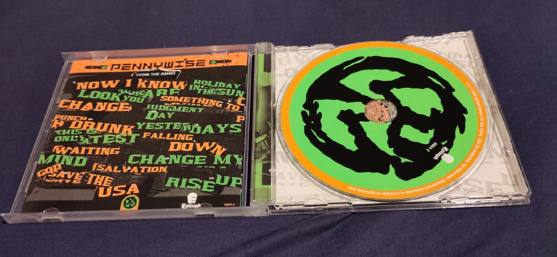 CD: Pennywise - From the Ashes – Usato da Zürich venduto da Heldel 1