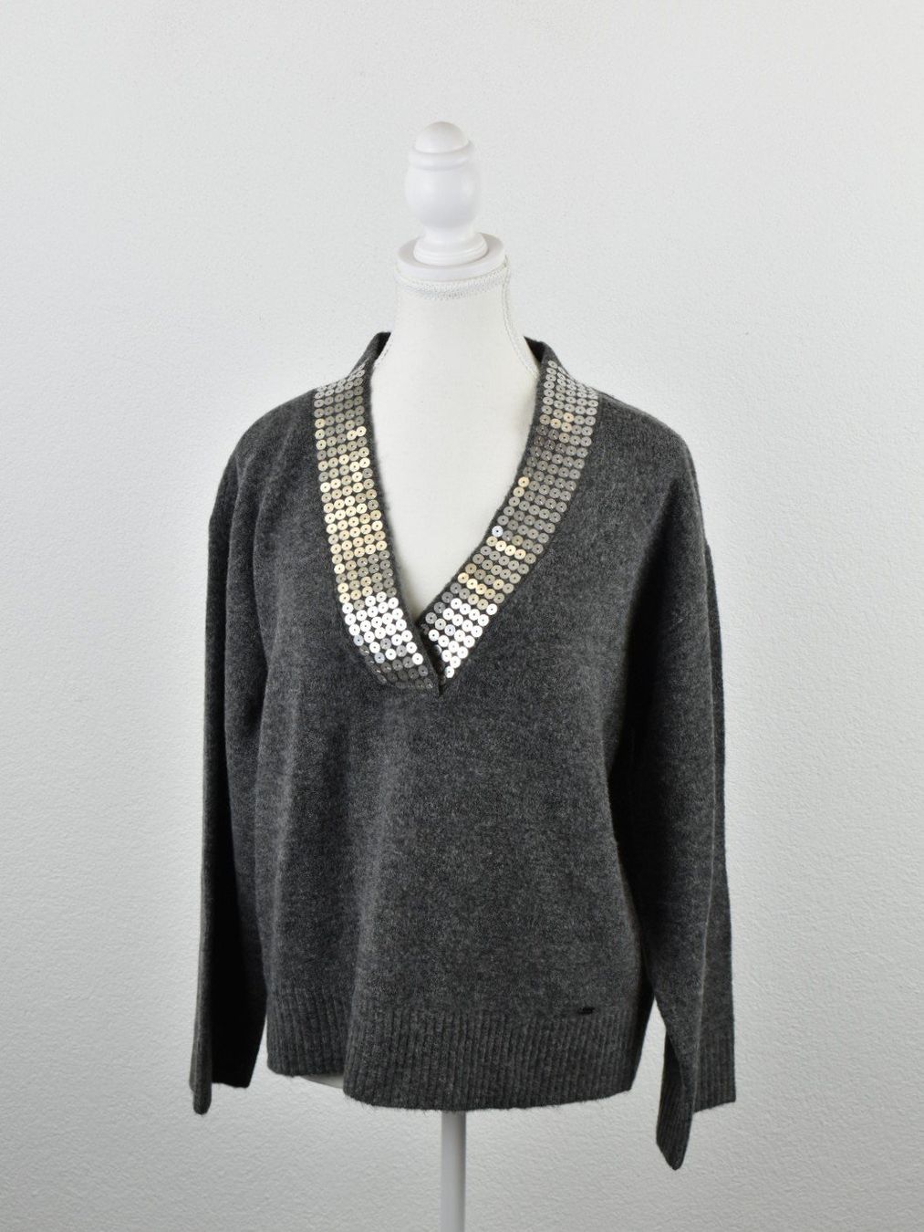 Pullover & Sweatshirts: Gaudi Strickpullover mit Pailletten, grau, Gr.S-M – Neu (gemäss Beschreibung) aus Nürensdorf von 2ND_STORY 1