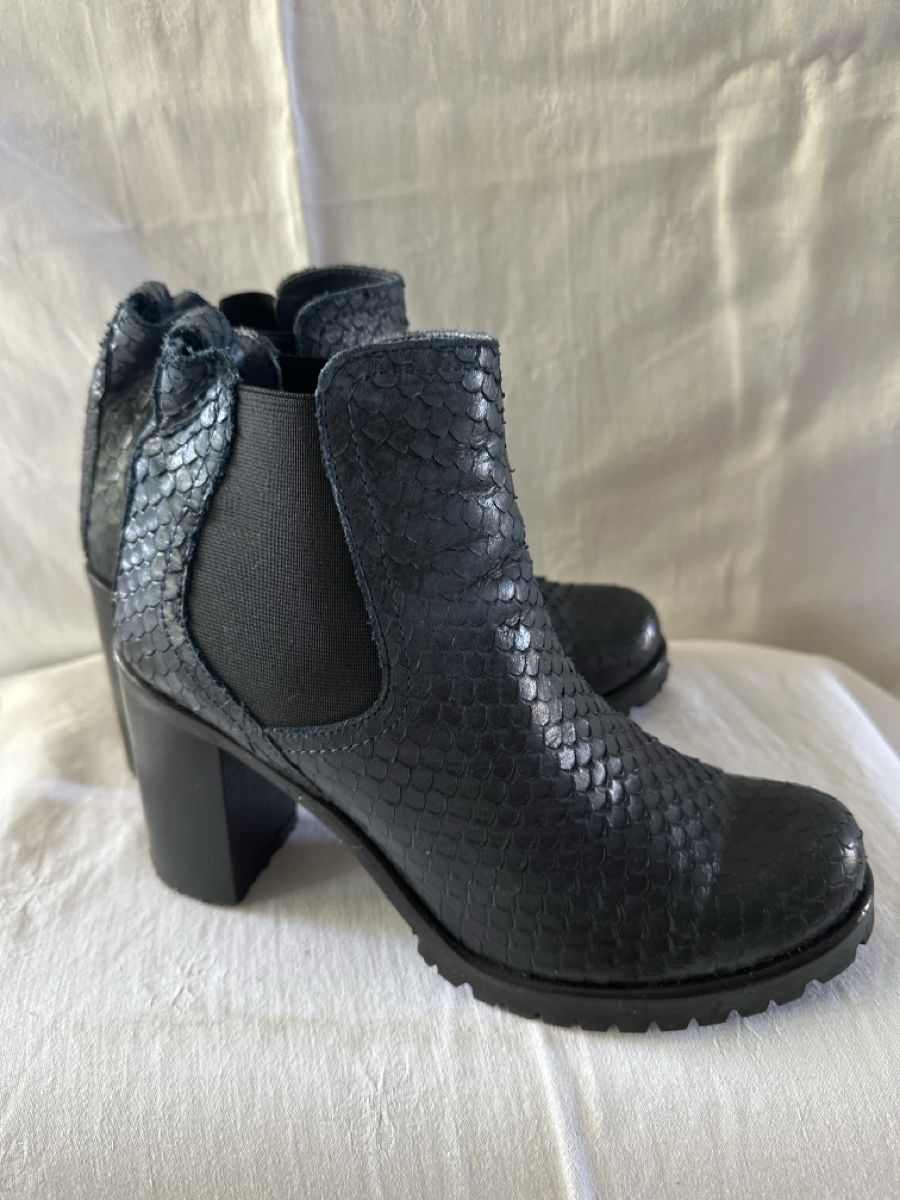 Scarpe da donna: Guardiani Stiefeletten blau nr. 38 – Usato da Stabio venduto da MAARINAA 1