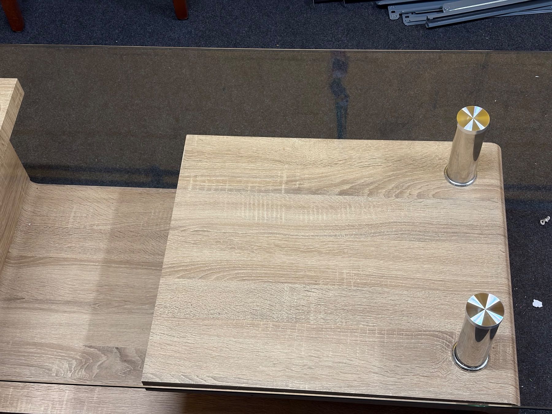 Mobili TV: Couchtisch Holzoptik mit Glas – Usato da Liestal venduto da Maurihayvan 1