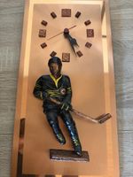 Vintage Eishockey-Wanduhr mit 3D-Spieler