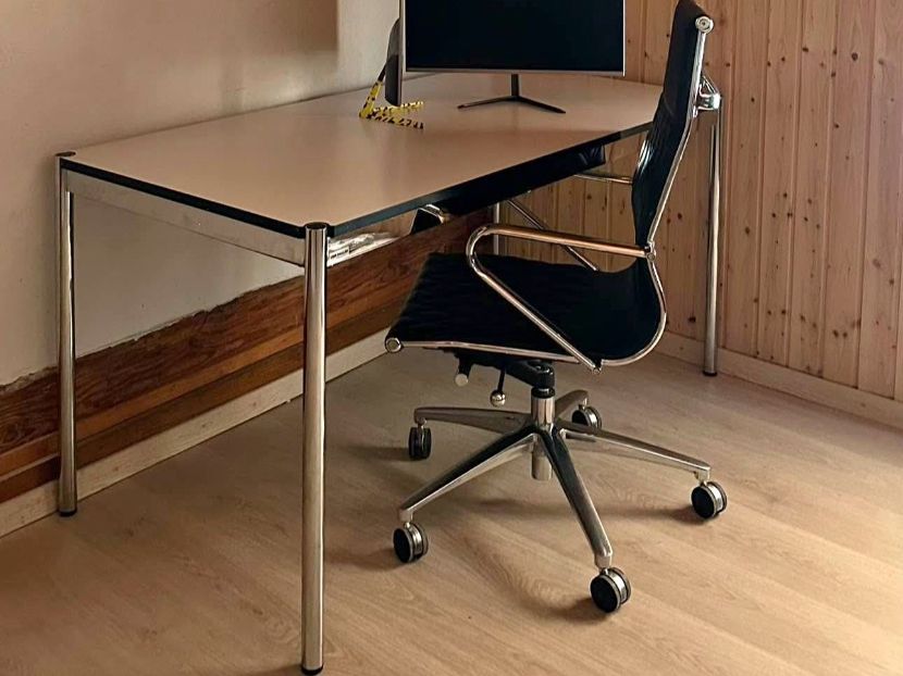 USM Schreibtische: USM Tisch 150x75cm.LIEFERUNG GRATIS – Gebraucht aus Thun von altstadt-thun 2