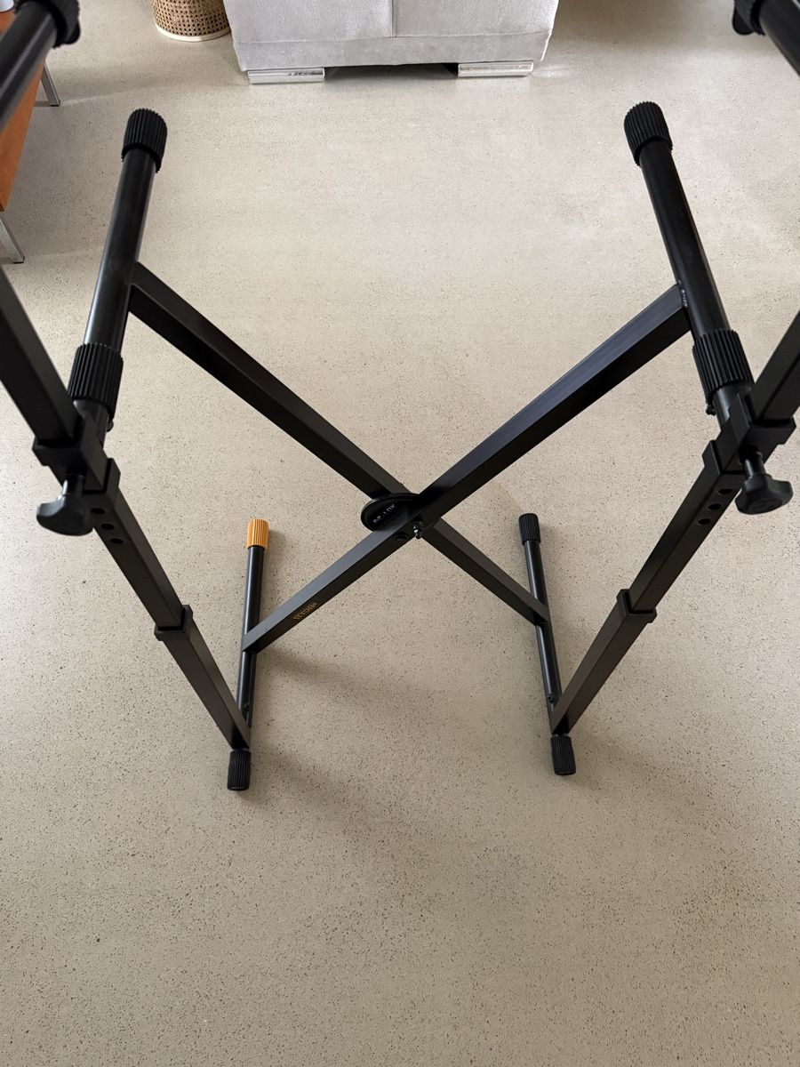 Hercules Supports pour instruments & partitions: Keyboardständer Hercules – D'occasion à St. Gallen par KumanekoDen 1