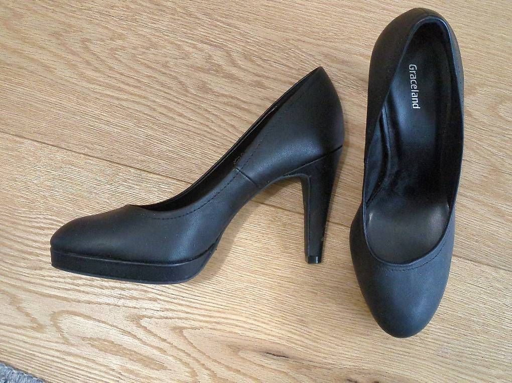Graceland Scarpe da donna: Schwarze Pumps, Grösse 40 (neu) – Nuovo (secondo la descrizione) da Bremgarten b. Bern venduto da tram05 1