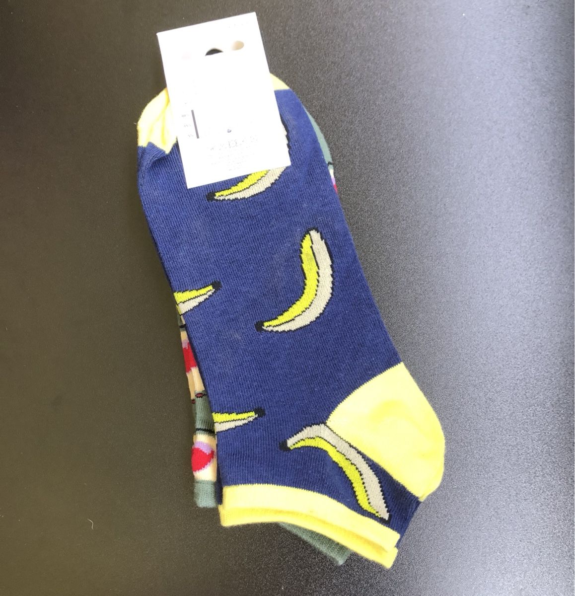 Calze: Socken mit Avocado-& Bananenmuster Grösse 43-46 – Nuovo e nell'imballaggio originale da St.Gallen venduto da nitka. 1