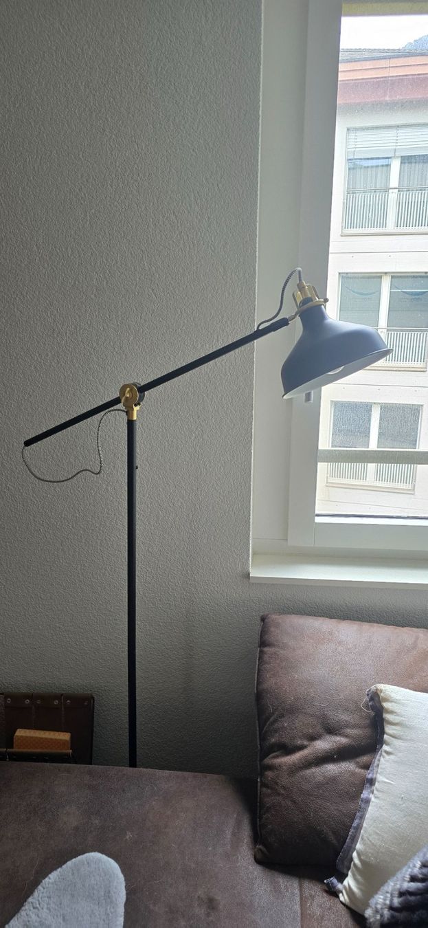 Ikea Lampade: Lampe sur pied – Usato da Monthey venduto da apo_p9pk
