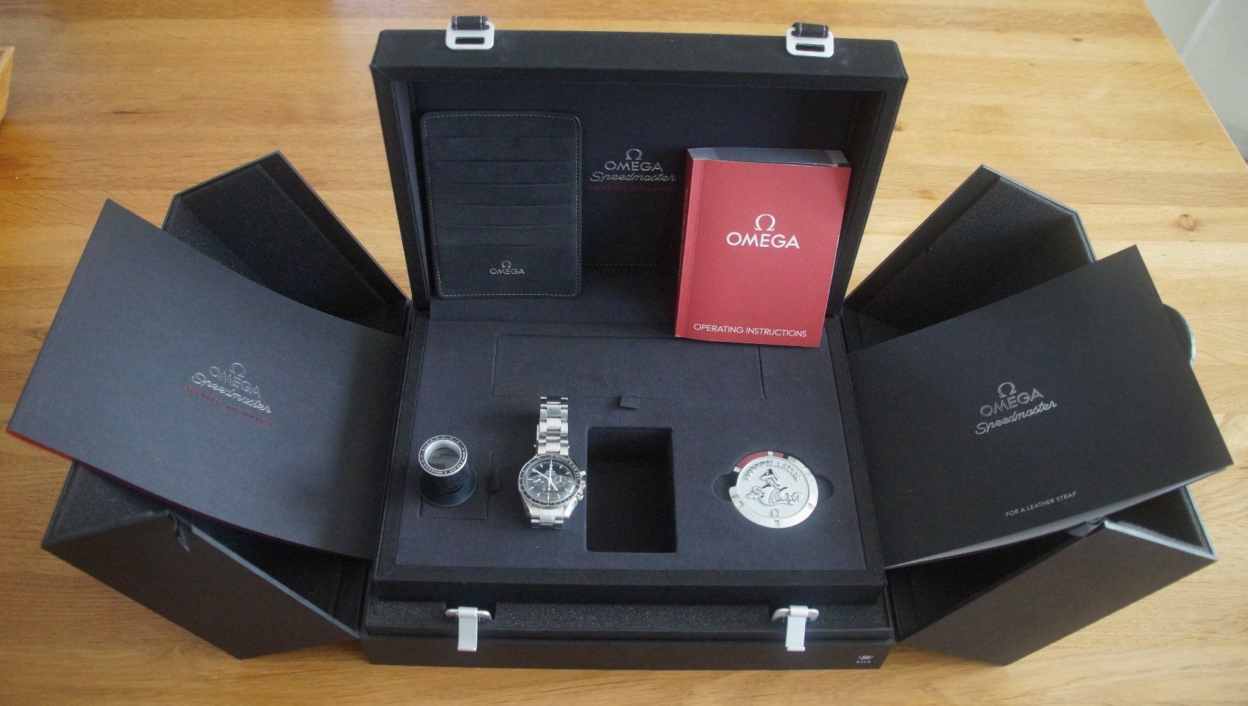 Omega Orologi: Omega Speedmaster Professional JG 2018 mit Legendary-Box – Usato da Eiken venduto da Koh