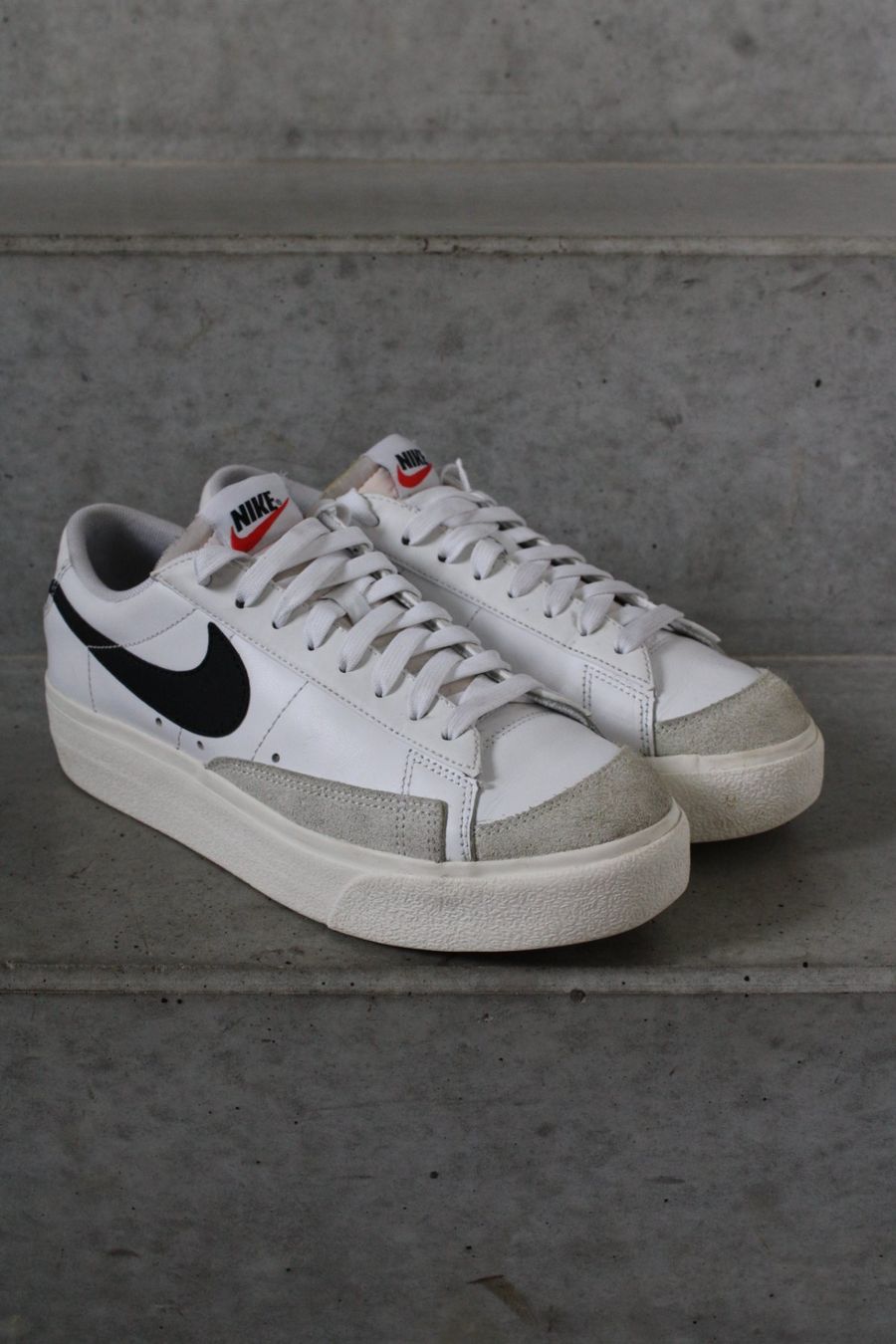 Nike Scarpe da uomo: Nike Blazer Low '77 Platform Sneakers – Usato da St. Gallen venduto da look-twice 2