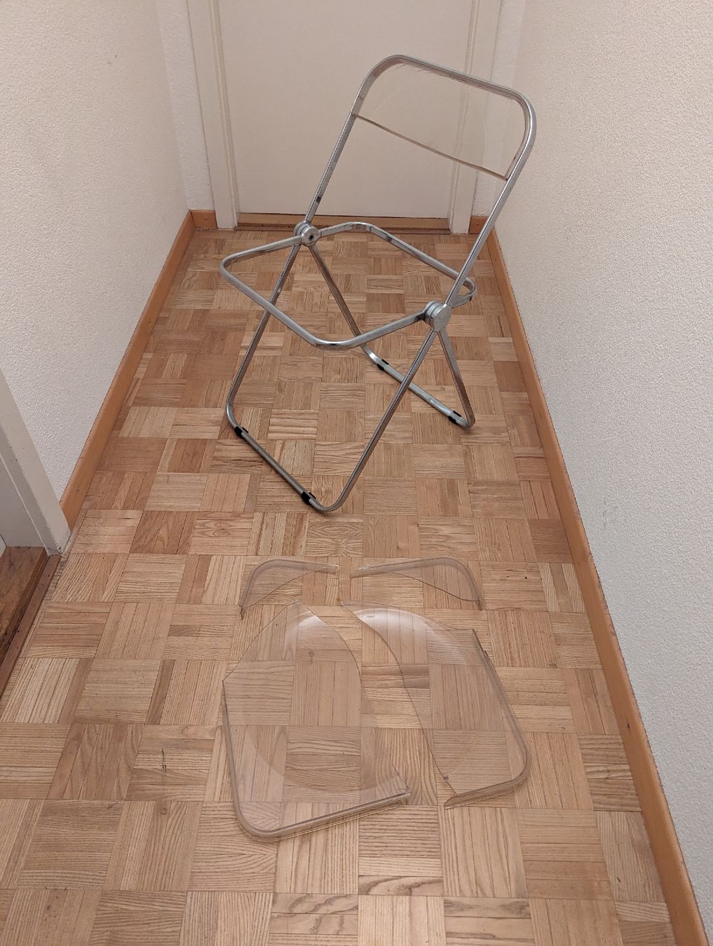Castelli Stühle: plia castelli klappstuhl Defekt – Defekt aus Luzern von philipruth