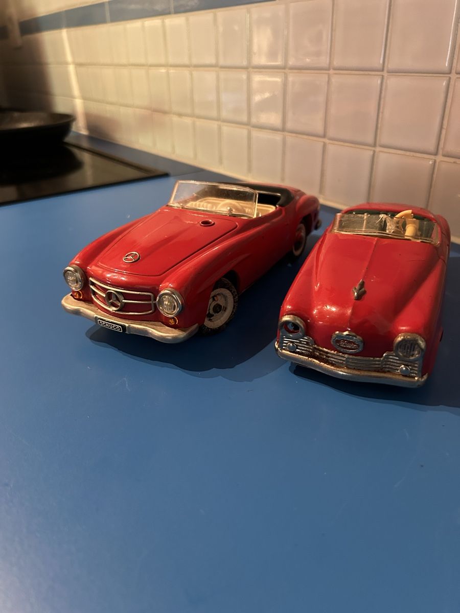 Schuco Modellini d'auto: Zwei Schuco Autos (Defekt) – Usato da Bülach venduto da larson27