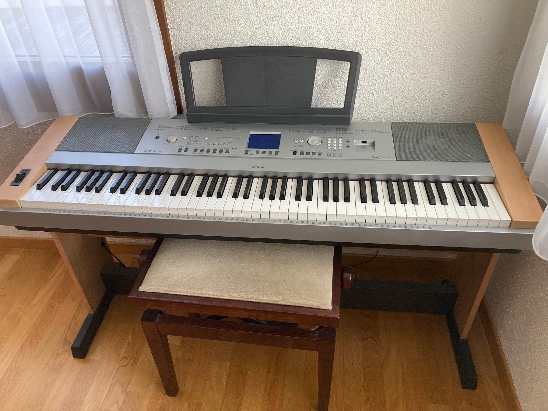 Yamaha Strumenti musicali: Yamaha DGX-640, Digitalpiano / E-Piano – Usato da Einsiedeln venduto da sabe02 1