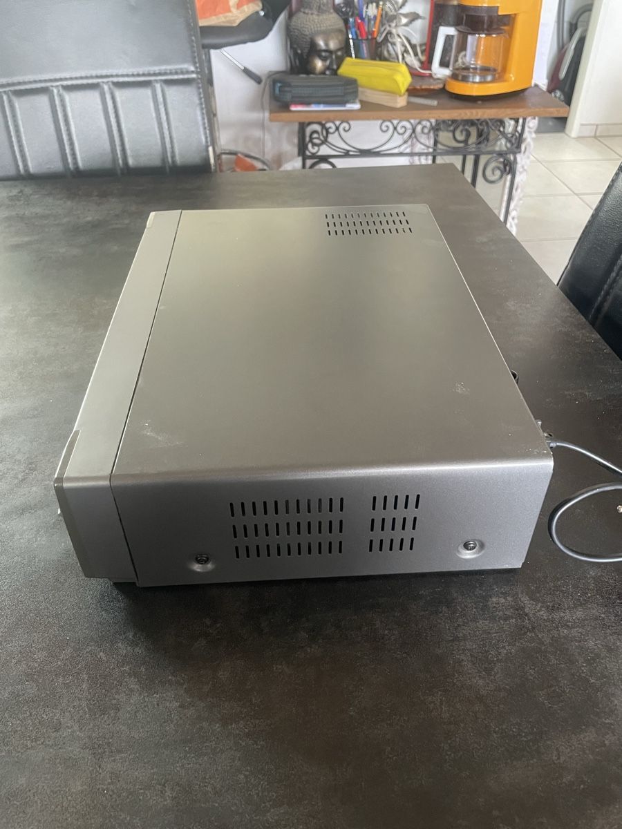 Sharp Registratori: Magnétoscope Videorecorder Sharp VC-MH68SVM – Usato da Vallamand venduto da Bricbracbroc82 4
