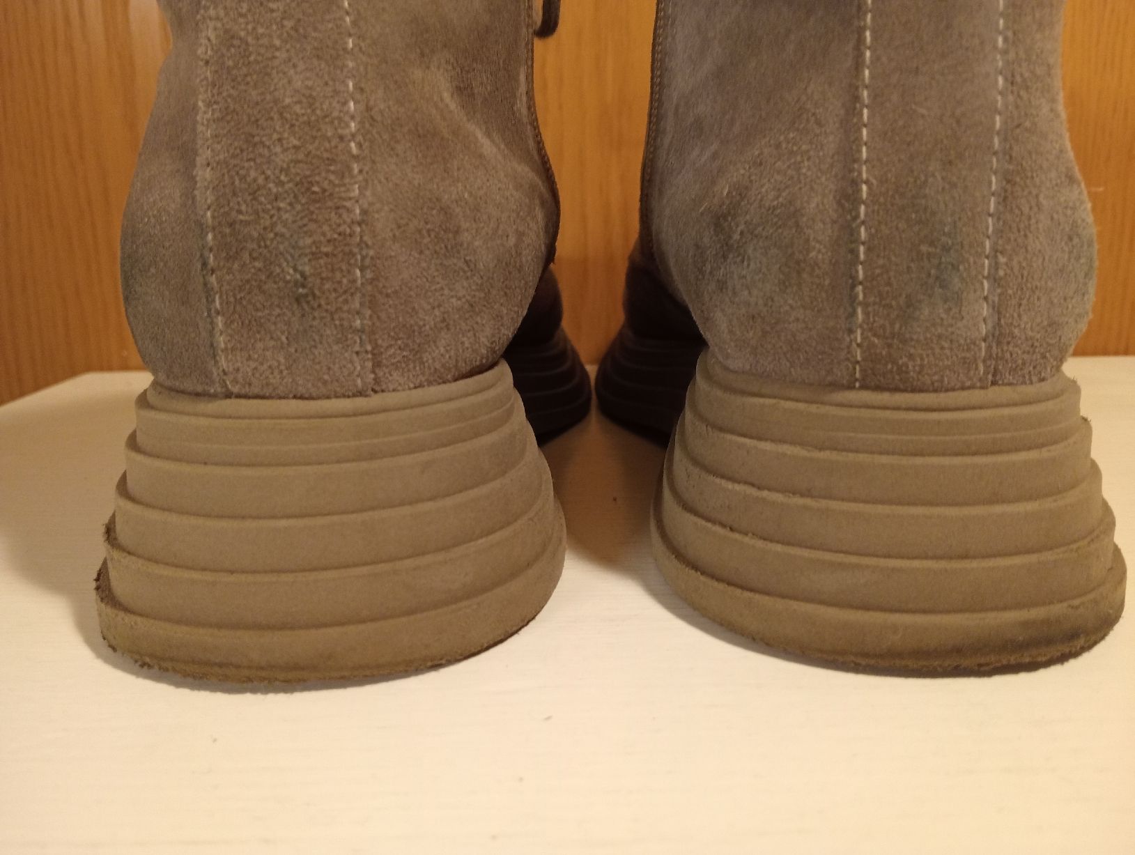 Scarpe da donna: Damen Stiefeletten Grau, Echtleder Wildleder, Gr. 40 – Usato da Allschwil venduto da Evgeniia78 3