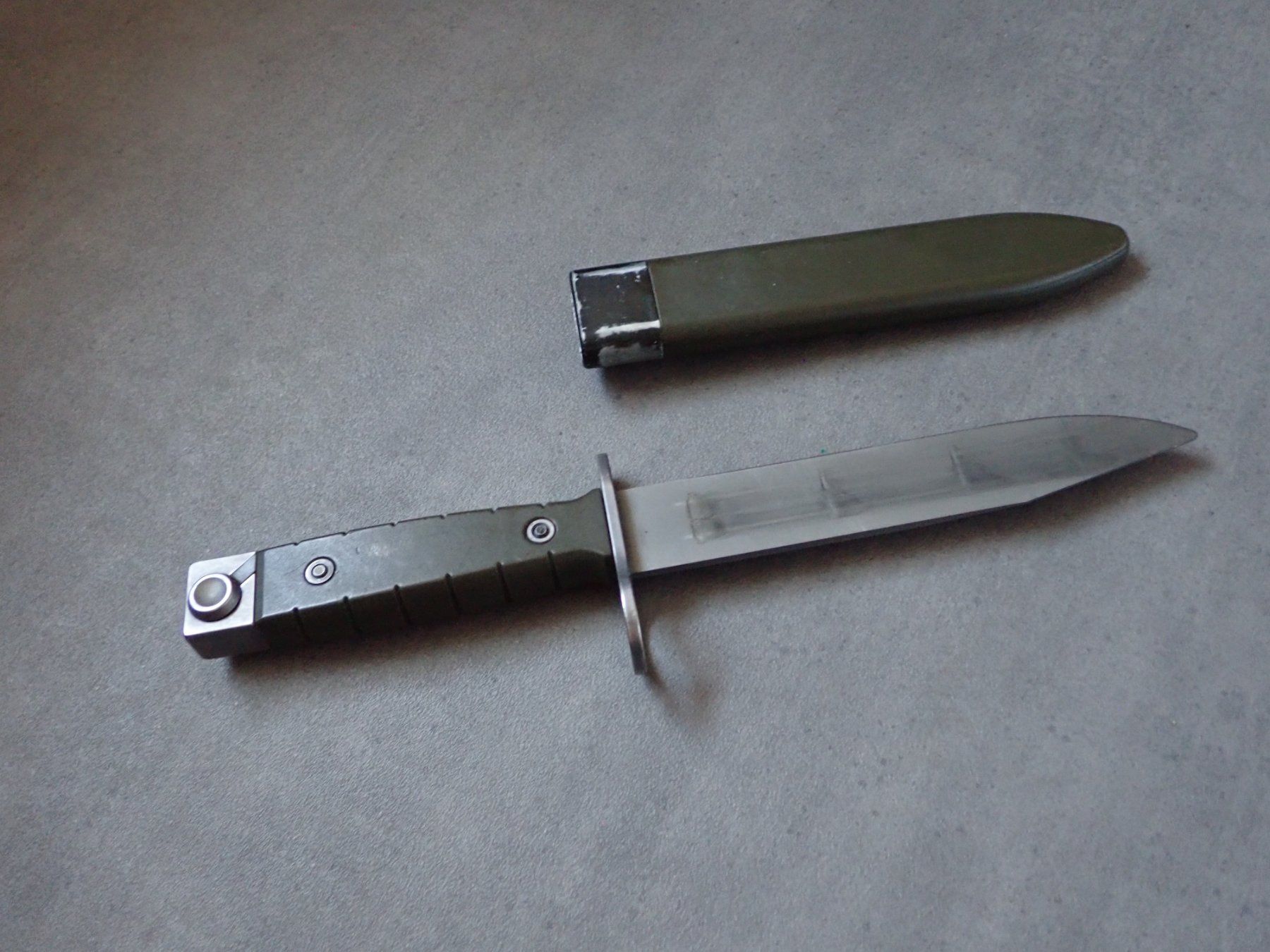 Armée suisse Armes blanches: Baïonnette Fass 90 Victorinox – D'occasion à Onex par mac_w8c2 2