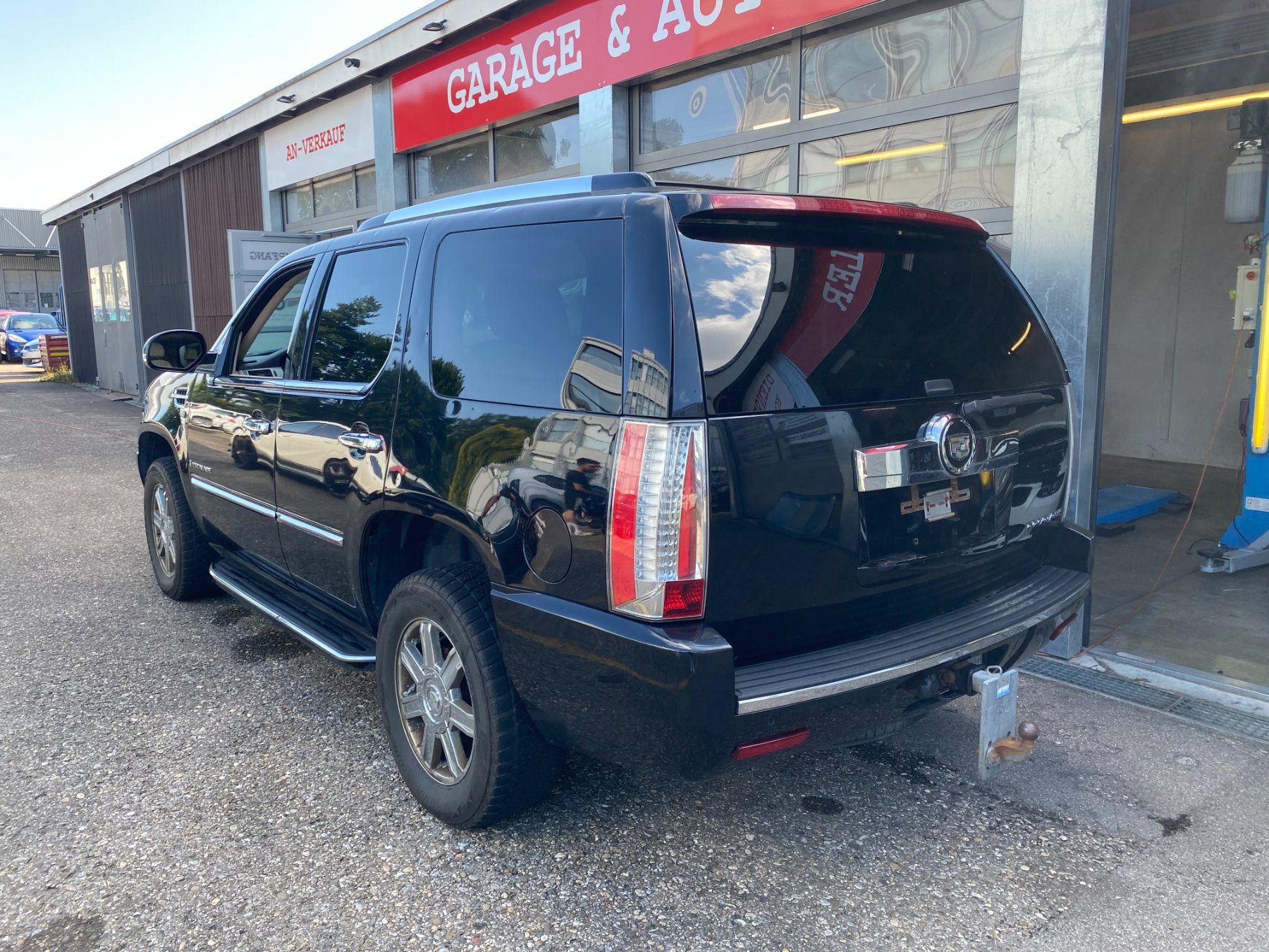 Cadillac Automobili: Cadillac Escalade 6.2 Elegance – Usato da Biel/Bienne venduto da AS24 6