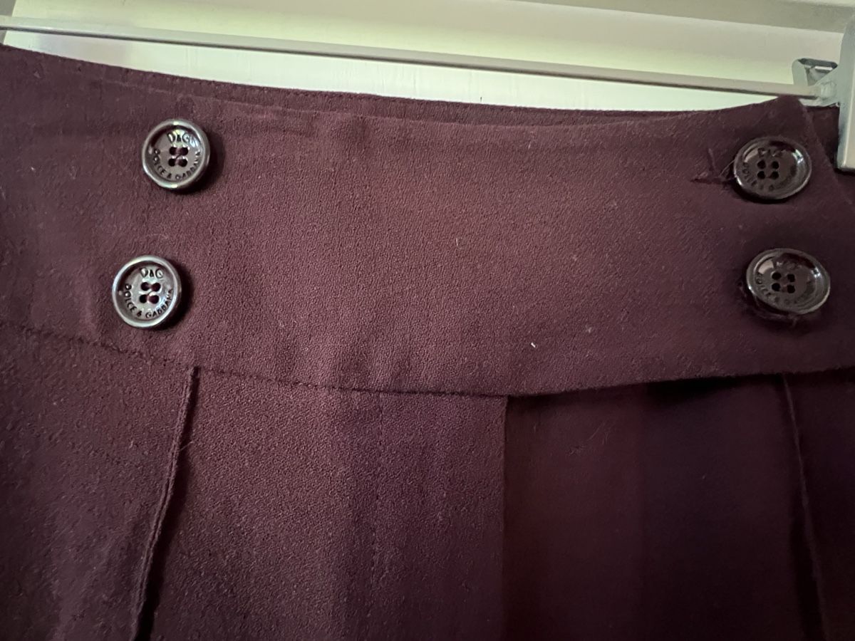 Dolce & Gabbana Hosen: D&G High Waist Hose Bordeaux – Gebraucht aus Zollikon von adr_c6zs 1
