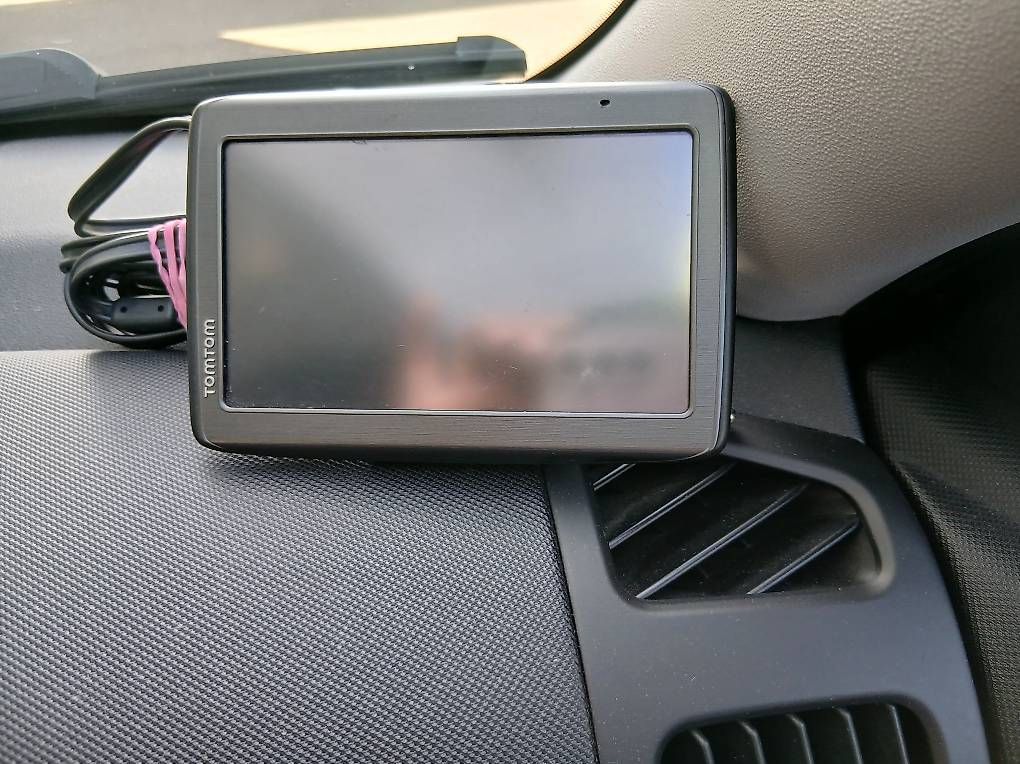 Tomtom Navigatori: Tomtom Via Navi – Usato da Birsfelden venduto da coccobello03 1