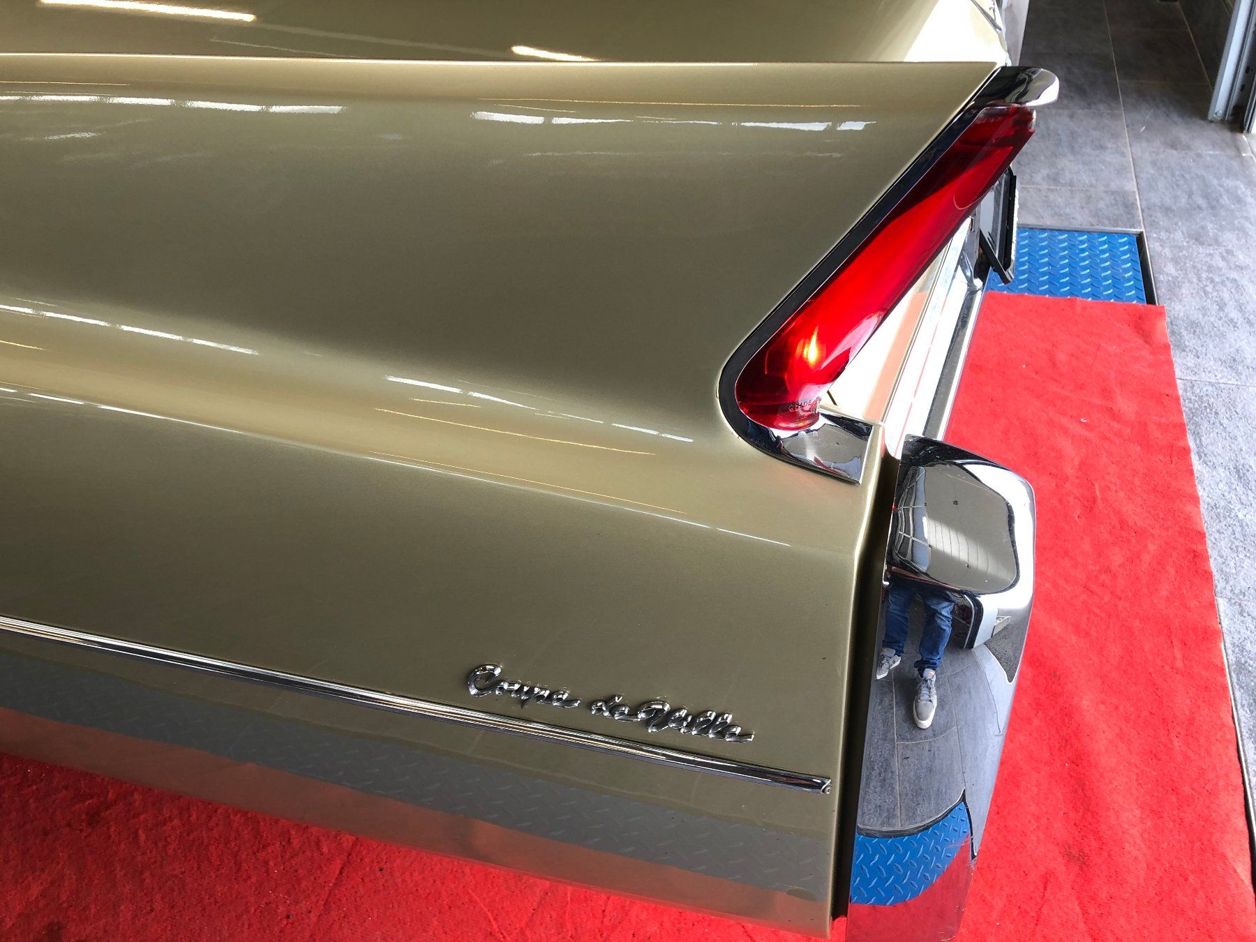 Cadillac Automobili: CADILLAC DEVILLE COUPE 6.4-V8 – Usato da Gampelen venduto da Steuer0 4