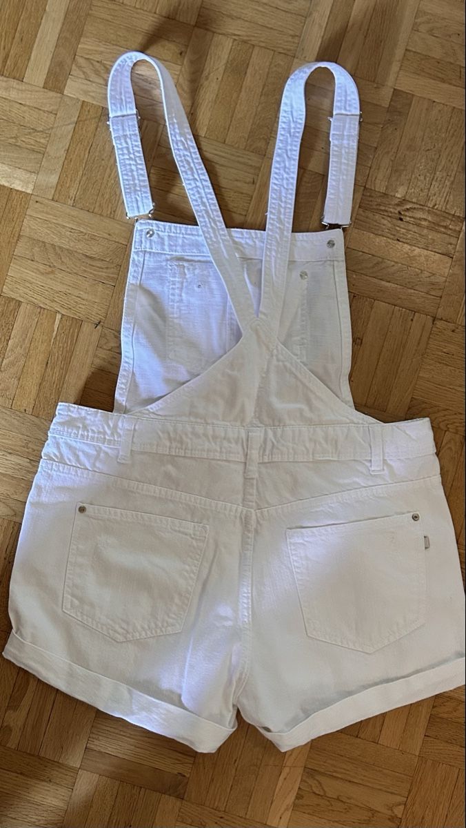 Bershka Jeans: White Denim overalls – Gebraucht aus Glattbrugg von Lara_G06 1