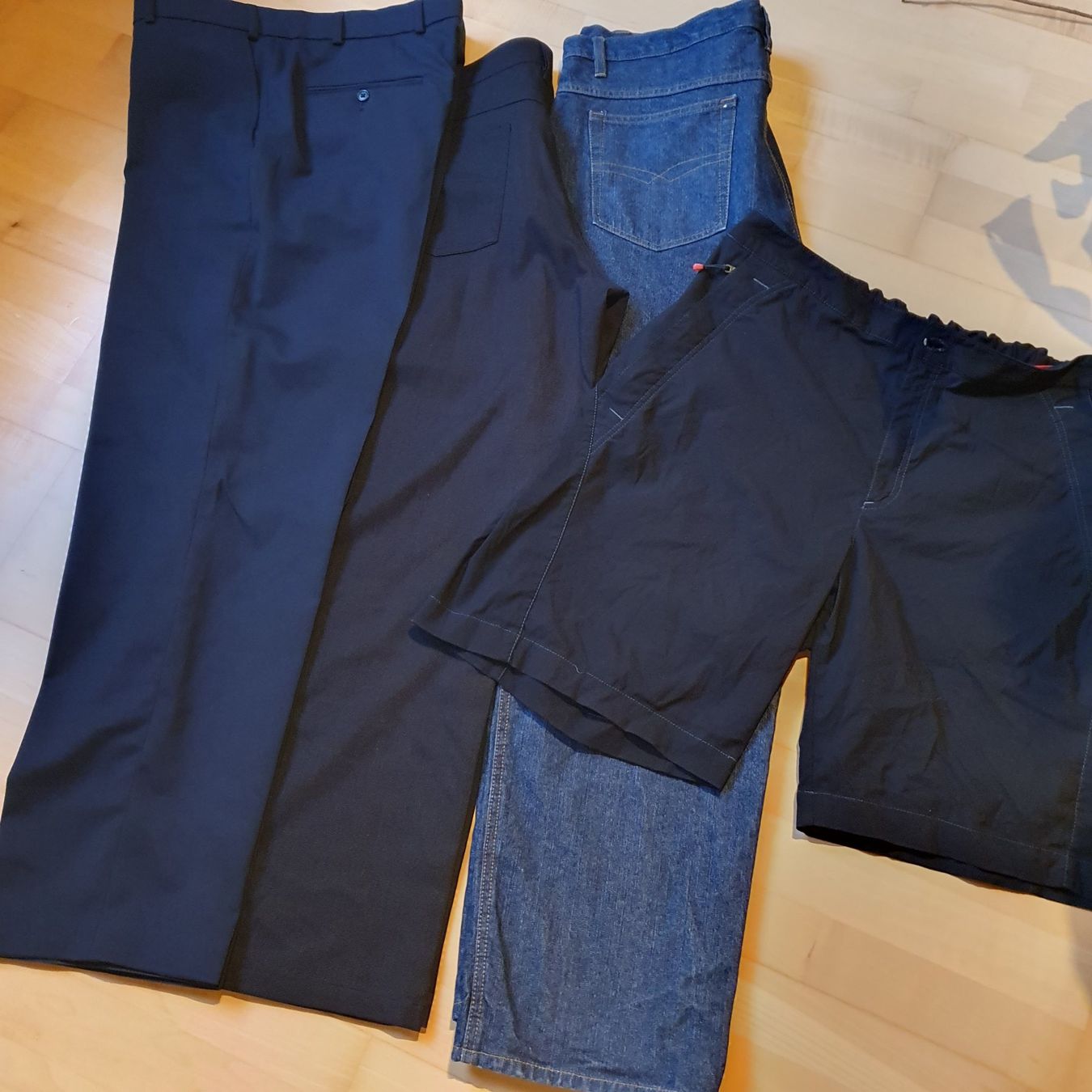 Lotti di vestiti: Hosenkleiderpaket – Usato da Trimbach venduto da Empire04