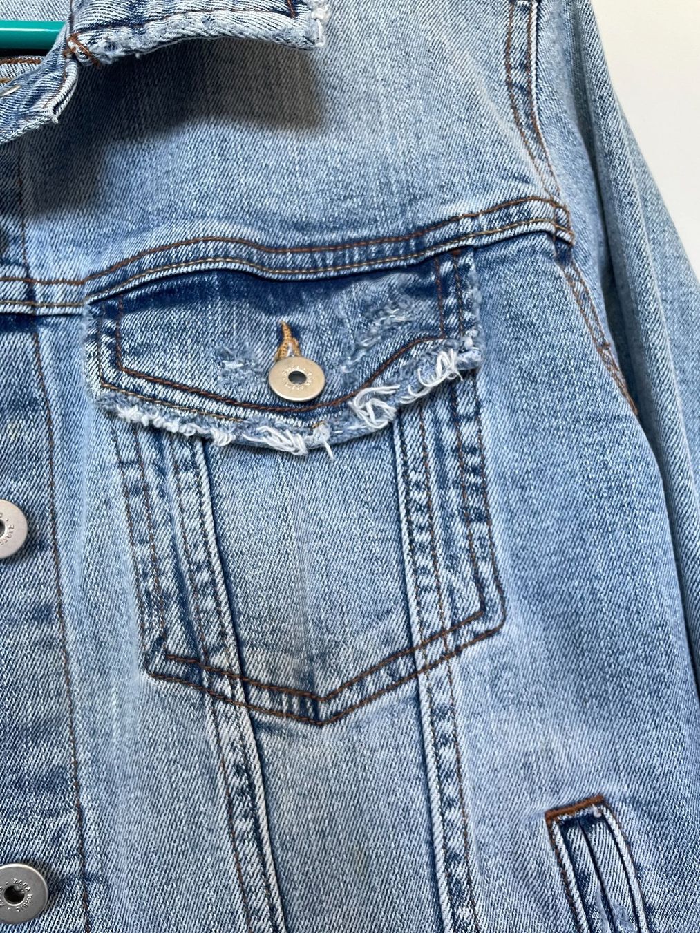 Zara Giacche: Zara Jeansjacke, Grösse M – Usato da Basel venduto da Robyn20 3