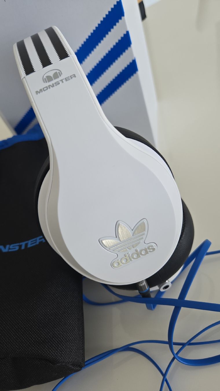 Casques audio: Head set classic Adidas – Neuf (Voir description) à Lucens par Airiya2 1