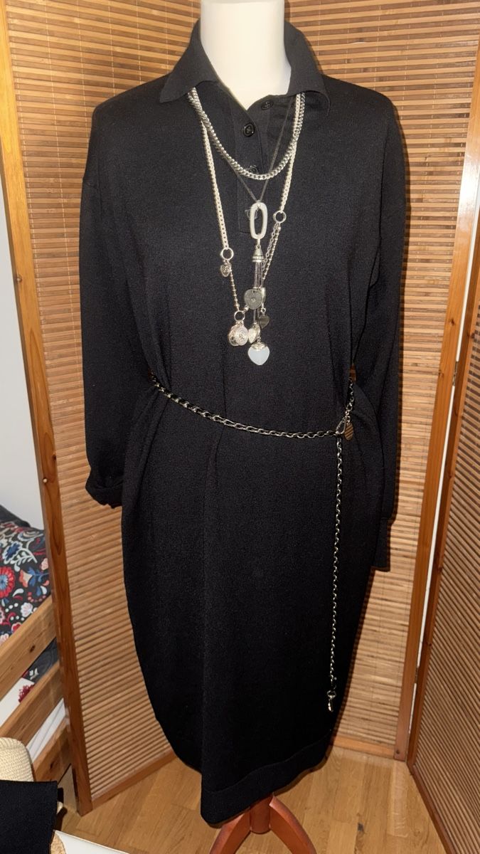 H&M Kleider: Kleid H&M, aus Wolle, ca. 40 – Gebraucht aus Gümligen von morticiaaddams