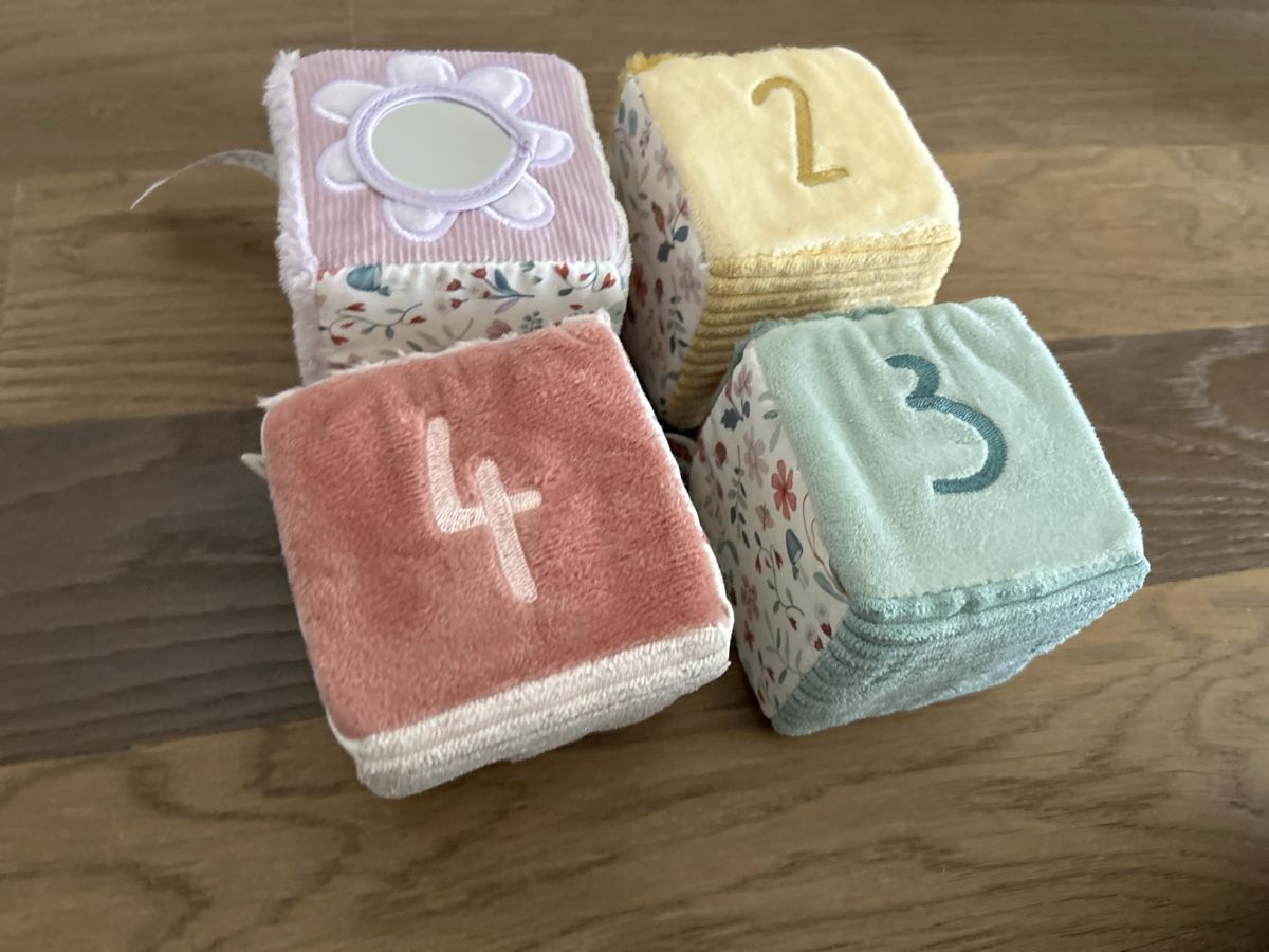 Spielzeuge: Textil cubes little dutch – Neu (gemäss Beschreibung) aus Epalinges von kat_lyp6