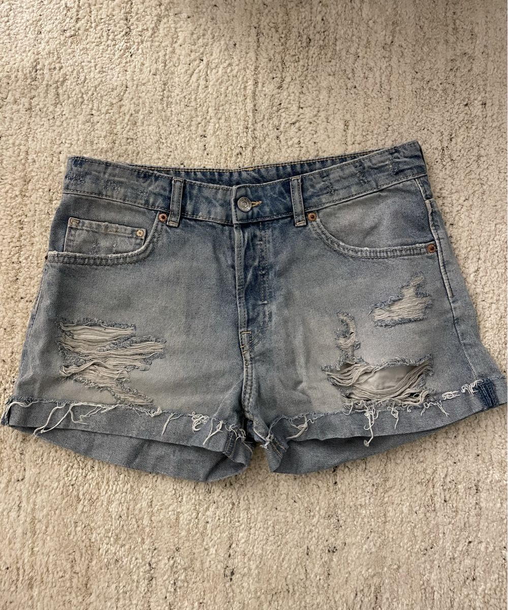 H&M Jeans: Sommer Shorts Damen – Usato da Chur venduto da buc_6tcp