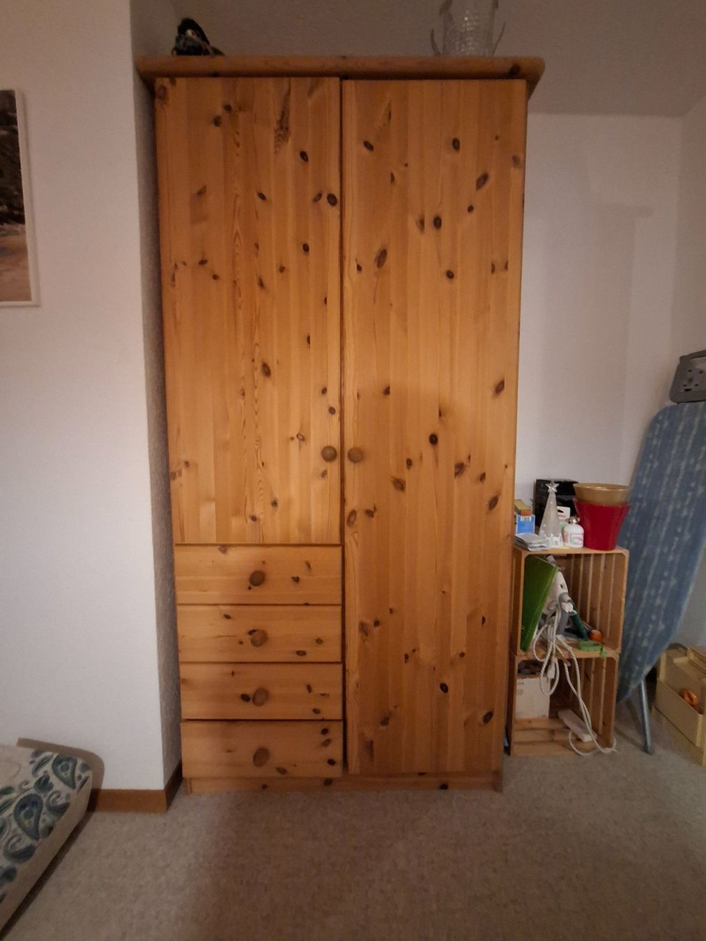 Armadi: Holzschrank – Usato da Ottikon b.Kemptth. venduto da sar_x5mr