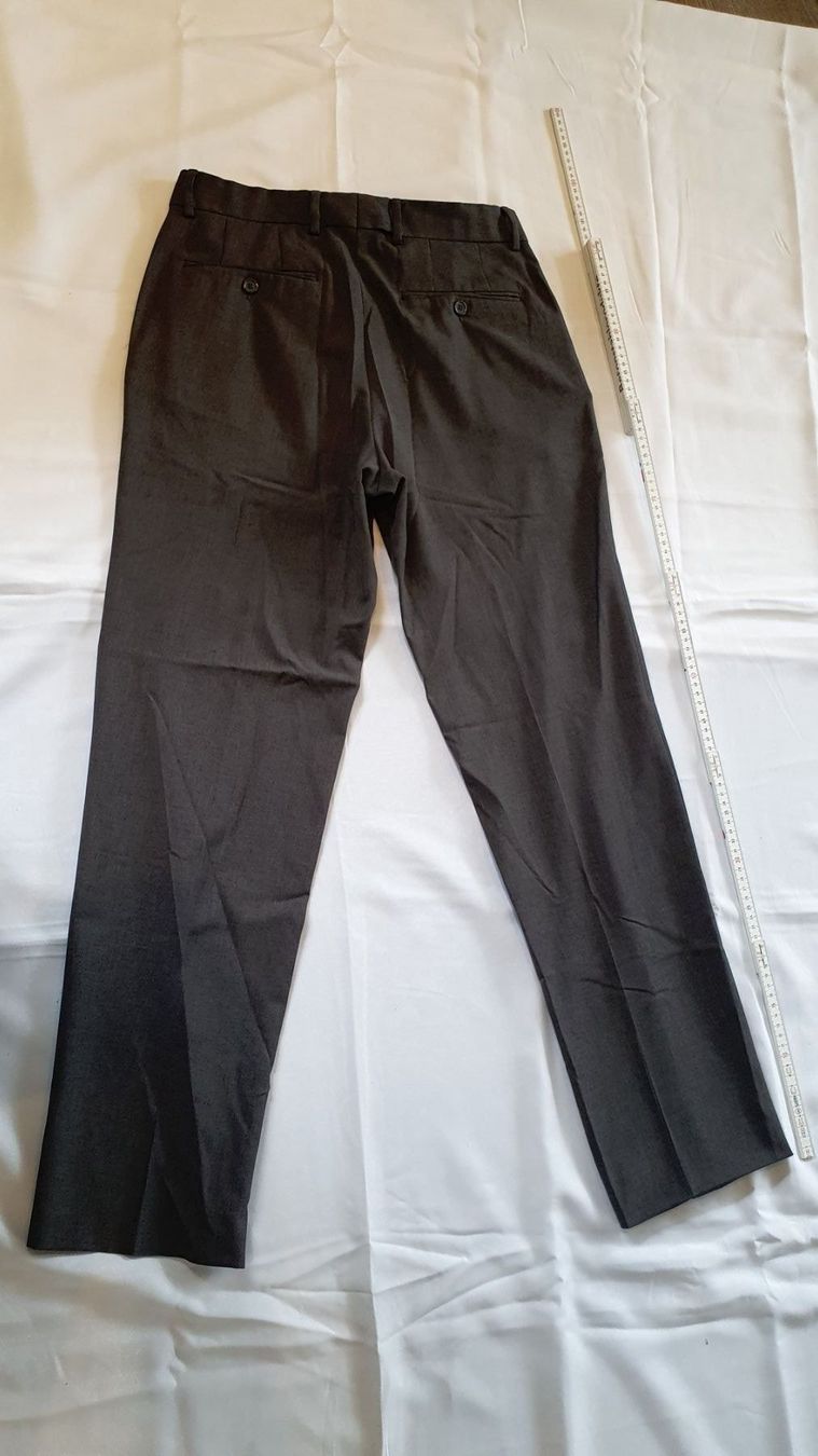 Pantaloni: Anzugs Bügelfalten Hose – Usato da Niederbuchsiten venduto da klengyel 3